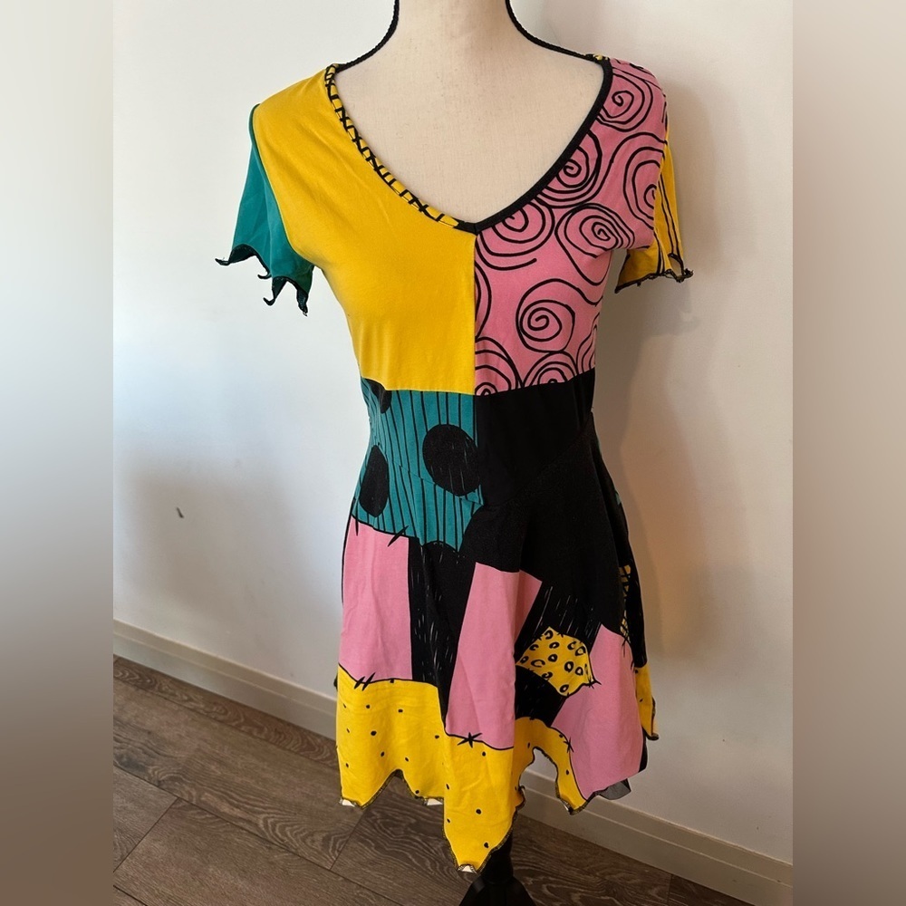 SOLD Tim Burton‘s Disney the nightmare before Christmas patchwork dress SZ M - Picture 1 of 6